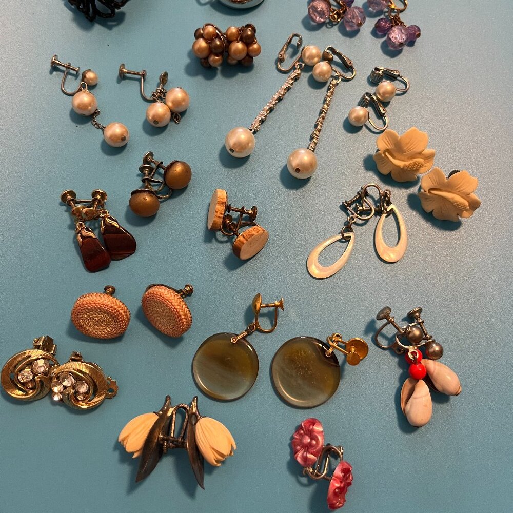 LOT OF 21 ASSORTED VINTAGE CLIP-ON/SCREW BACK EARRINGS